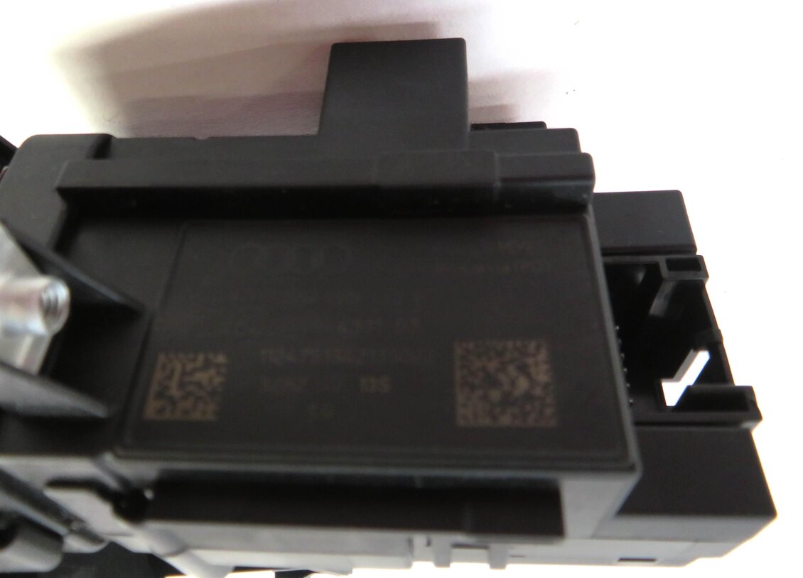 Thumbnail 10: 2013 AUDI A4 (B8 8K) 2.0L CAEB TURBO ENGINE ECM BCM IMMOBILIZER MODULE KEY SET