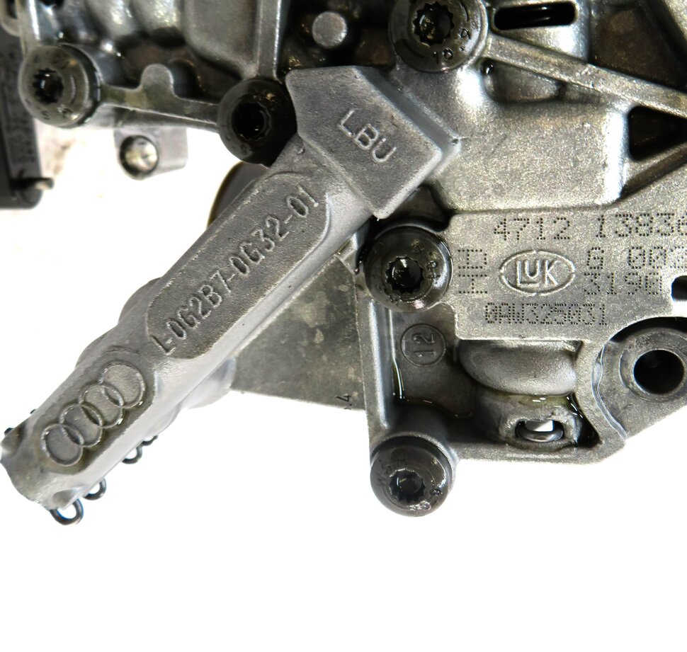 Thumbnail 7: 2013-2016 AUDI A4 (B8 8K) 2.0L FWD CVT TRANSMISSION VALVE BODY OIL PUMP