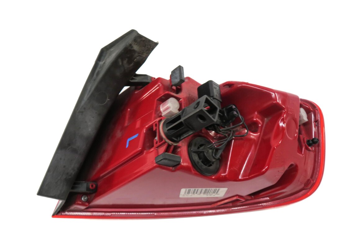 Thumbnail 4: 2013-2016 AUDI A4 S4 (B8 8K) LEFT DRIVER OUTER TAILLIGHT BRAKE LIGHT LAMP - LED