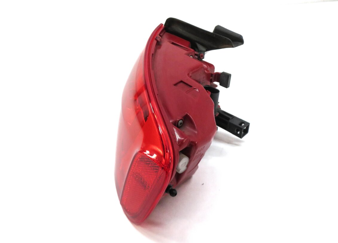 Thumbnail 3: 13-16 AUDI A4 S4 B8 8K REAR RIGHT PASSENGER OUTER TAILLIGHT BRAKE LIGHT LAMP LED