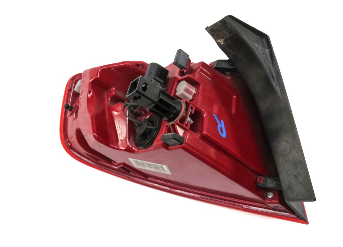Thumbnail 4: 13-16 AUDI A4 S4 B8 8K REAR RIGHT PASSENGER OUTER TAILLIGHT BRAKE LIGHT LAMP LED