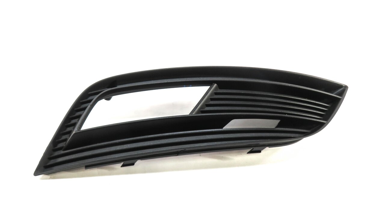Thumbnail 2: 2013 AUDI A4 (B8 8K) RIGHT FRONT PASSENGER FOGLIGHT FOG LIGHT GRILLE TRIM