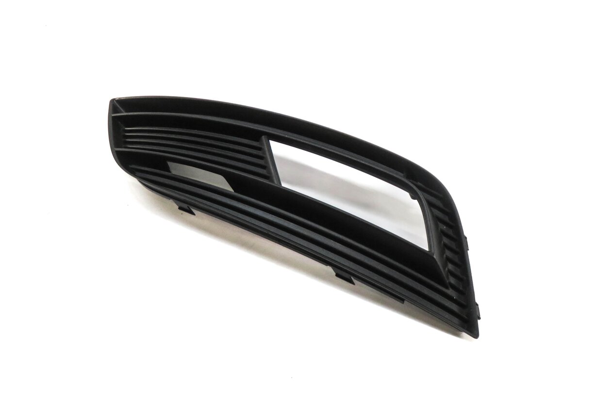 2013 AUDI A4 (B8 8K) LEFT FRONT DRIVER FOGLIGHT FOG LIGHT GRILLE TRIM