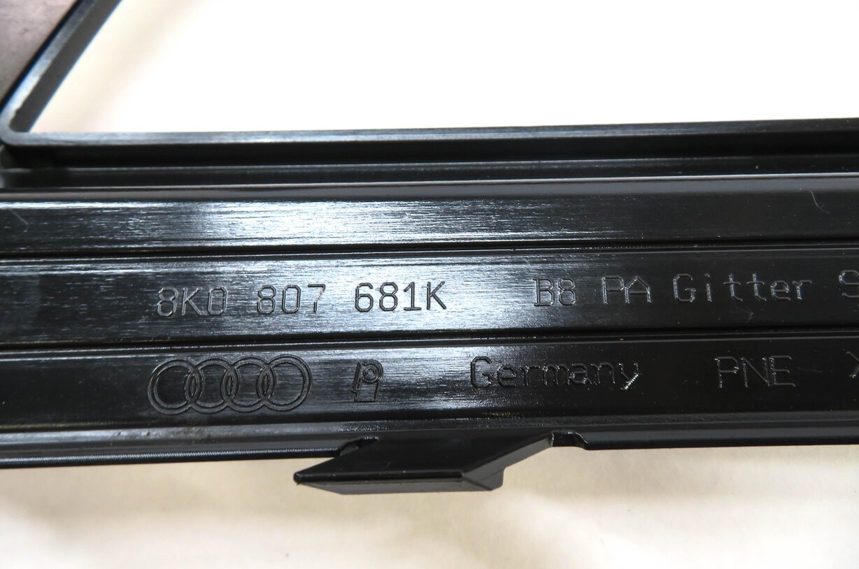 Thumbnail 5: 2013 AUDI A4 (B8 8K) LEFT FRONT DRIVER FOGLIGHT FOG LIGHT GRILLE TRIM