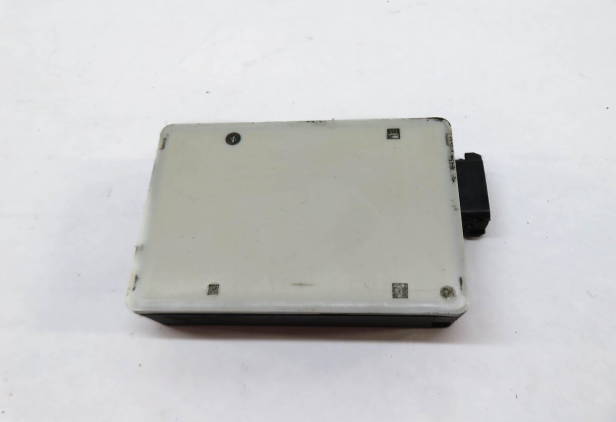 Thumbnail 3: 2014-2016 MERCEDES CLA250 CLA45 (C117 W117) REAR BLIND SPOT RADAR SENSOR MODULE