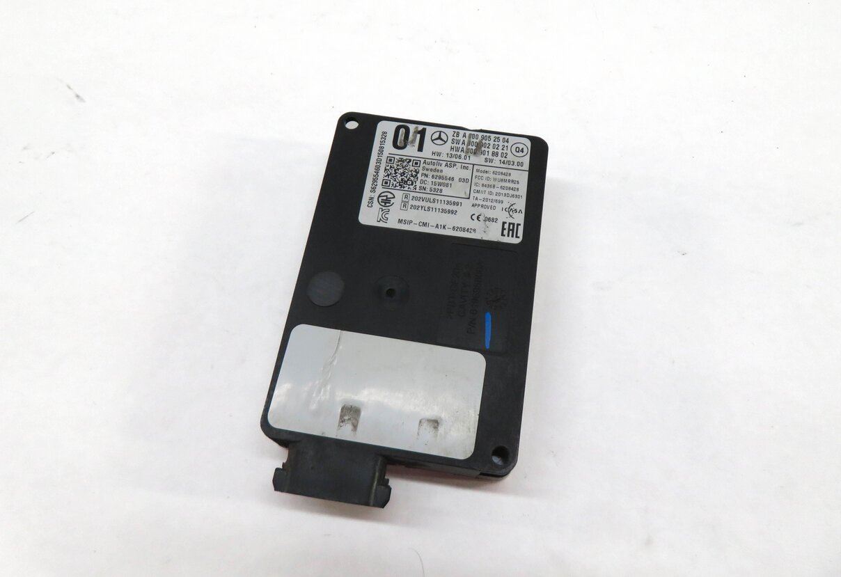 Thumbnail 1: 2014-2016 MERCEDES CLA250 CLA45 (C117 W117) REAR BLIND SPOT RADAR SENSOR MODULE