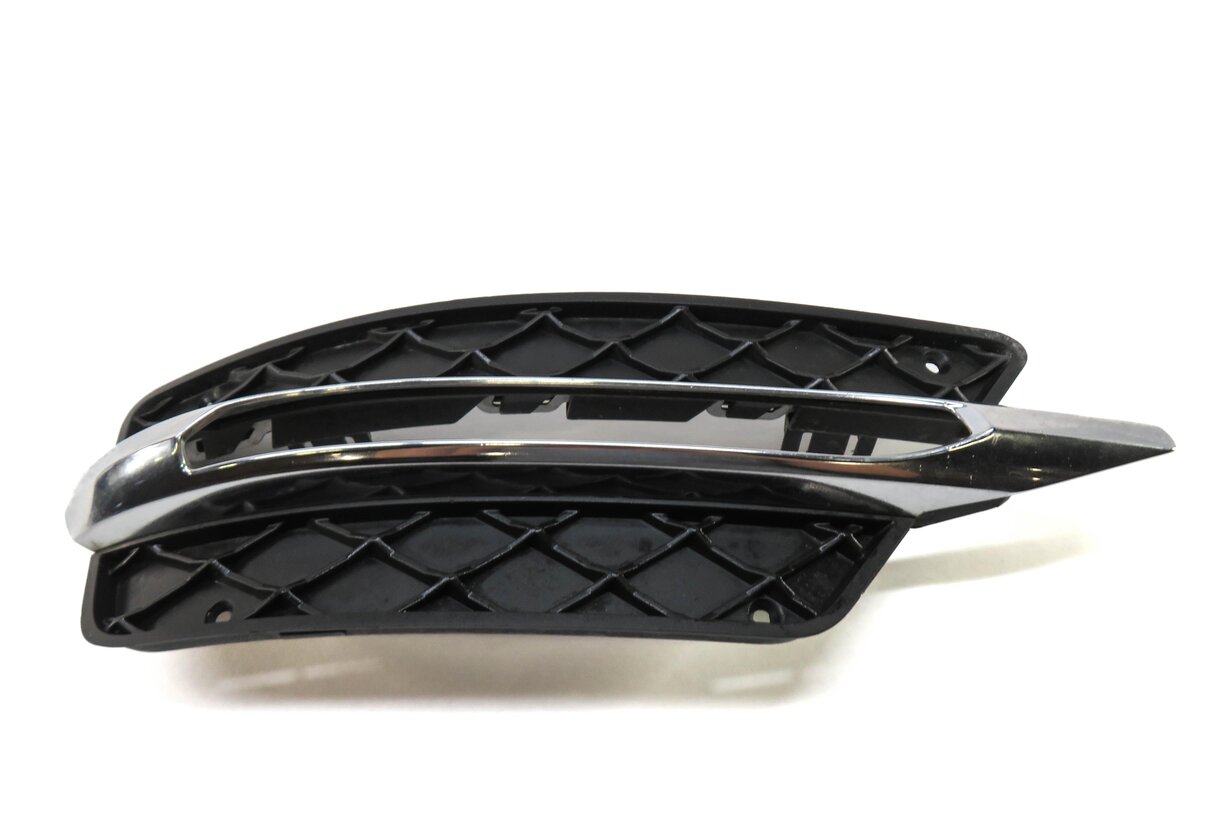 Thumbnail 3: 14-16 MERCEDES CLA250 (C117 W117) RIGHT FRONT PASSENGER FOGLIGHT FOG LIGHT LAMP