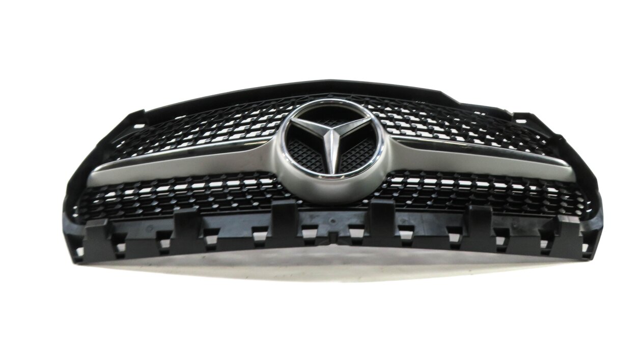 Thumbnail 3: 14-16 MERCEDES CLA250 (C117 W117) FRONT CENTER HOOD GRILLE AIR VENT GRILLE TRIM