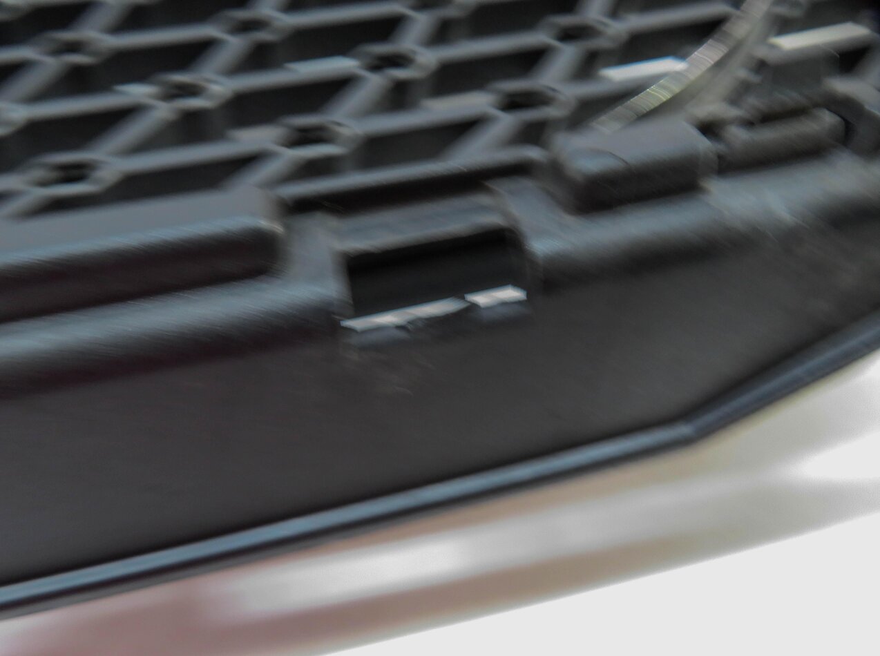 Thumbnail 7: 14-16 MERCEDES CLA250 (C117 W117) FRONT CENTER HOOD GRILLE AIR VENT GRILLE TRIM