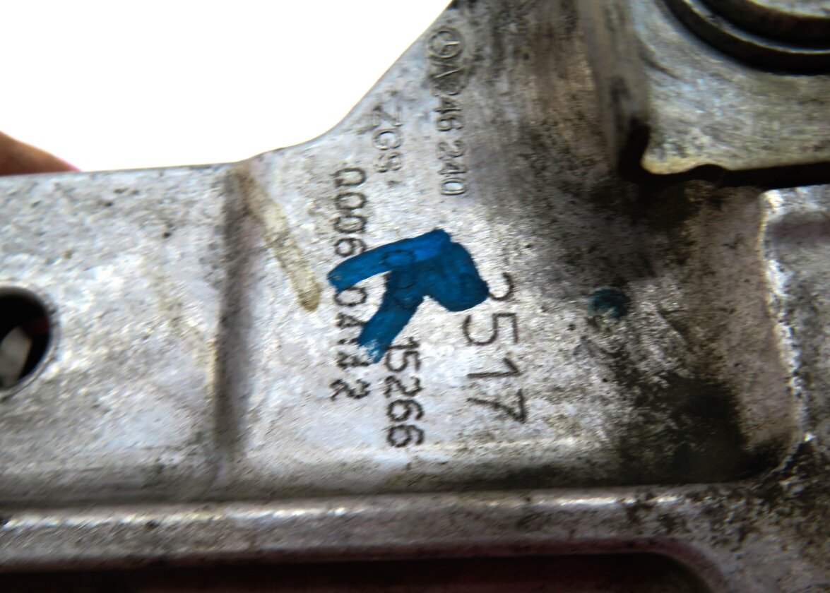 Thumbnail 7: 2016 MERCEDES CLA250 (C117) 2.0L M270 TURBO ENGINE RIGHT MOTOR MOUNT BRACKET