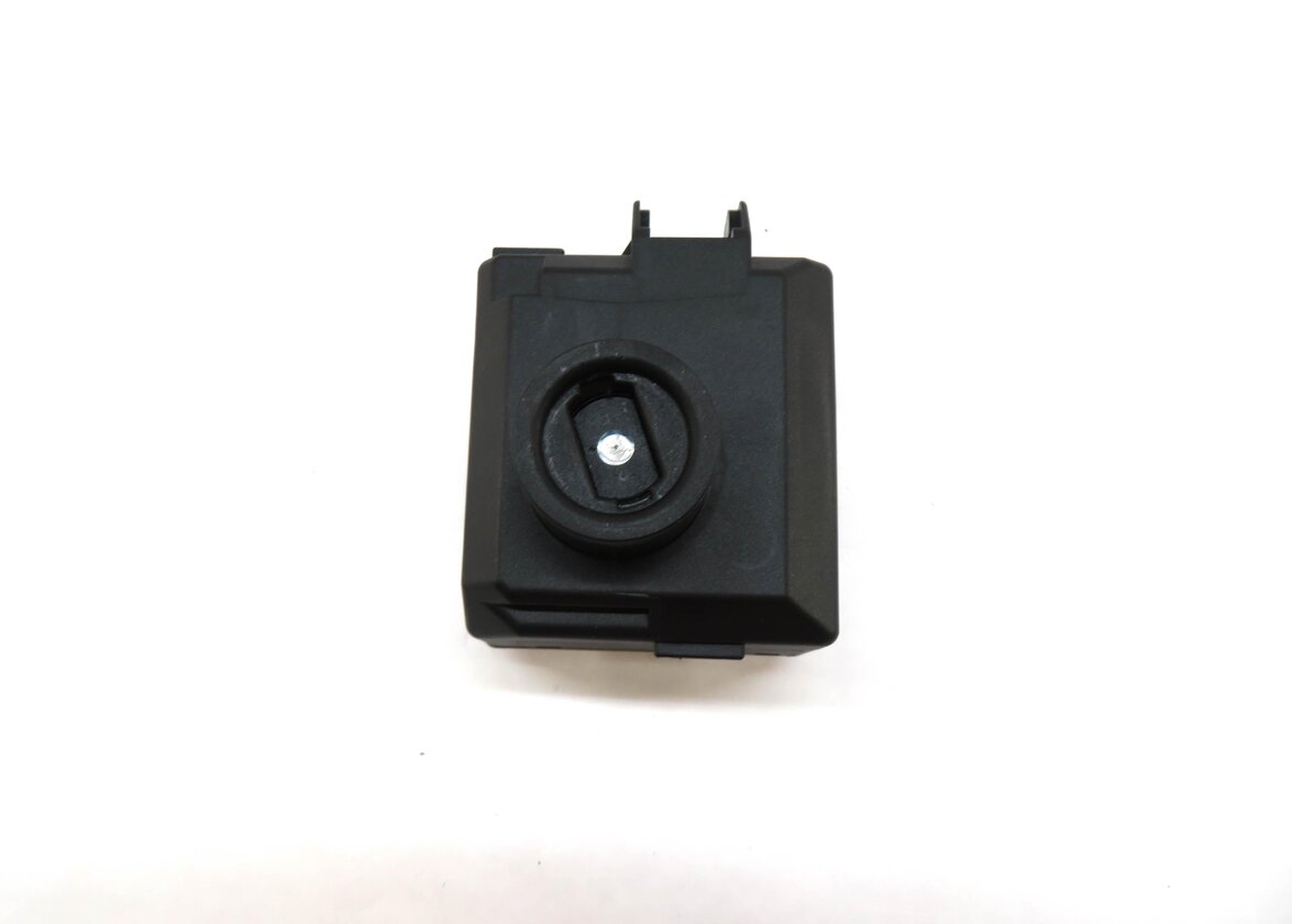 Thumbnail 2: 2016-2017 MERCEDES B250 CLA GLA (C117 W242 X156) IGNITION SWITCH MODULE