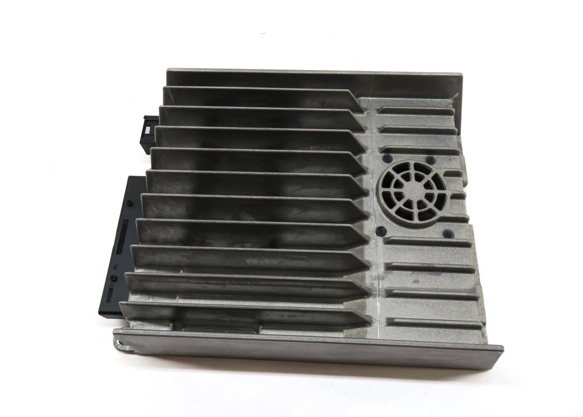 Thumbnail 2: 13-20 MERCEDES B CLA E GLA CLS (C117 C218 W117 W212 X156) STEREO AUDIO AMPLIFIER