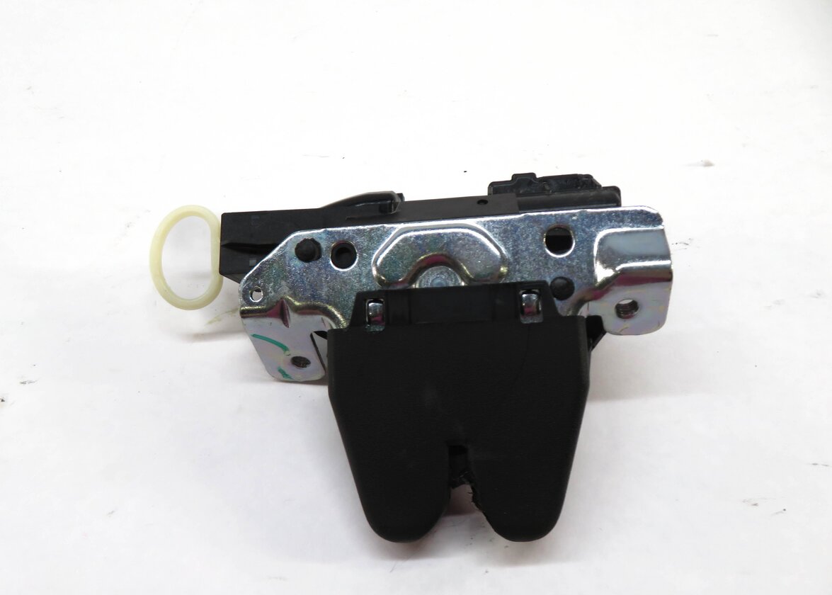 Thumbnail 2: 2016 MERCEDES CLA250 (C117) REAR TRUNK LOCK LATCH ACTUATOR