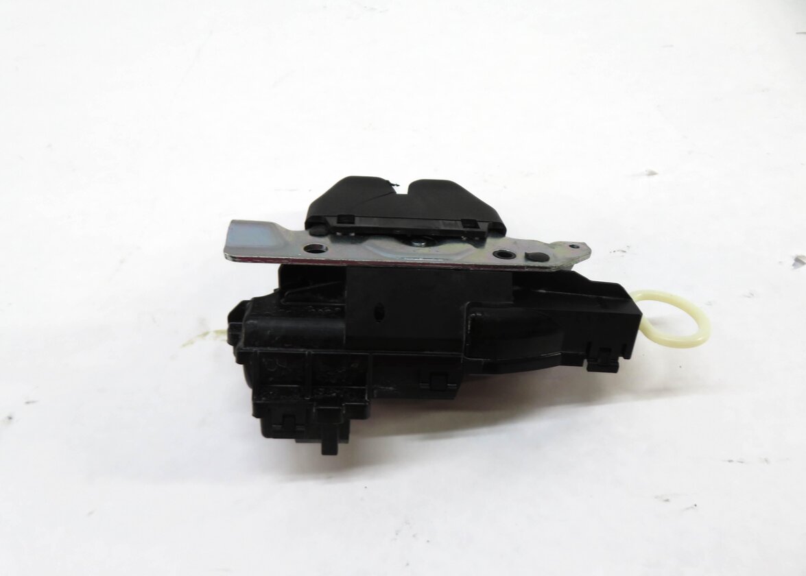 Thumbnail 3: 2016 MERCEDES CLA250 (C117) REAR TRUNK LOCK LATCH ACTUATOR
