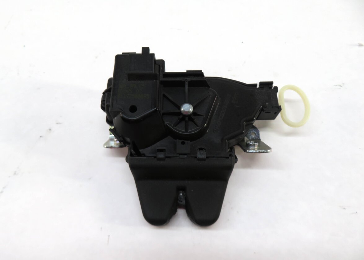 Thumbnail 4: 2016 MERCEDES CLA250 (C117) REAR TRUNK LOCK LATCH ACTUATOR