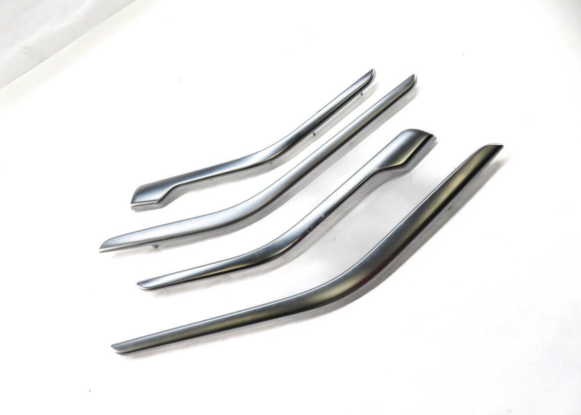 Thumbnail 3: 2016 MERCEDES CLA250 (C117) FRONT & REAR DOOR PANEL TRIM STRIP SET-4 (SILVER)