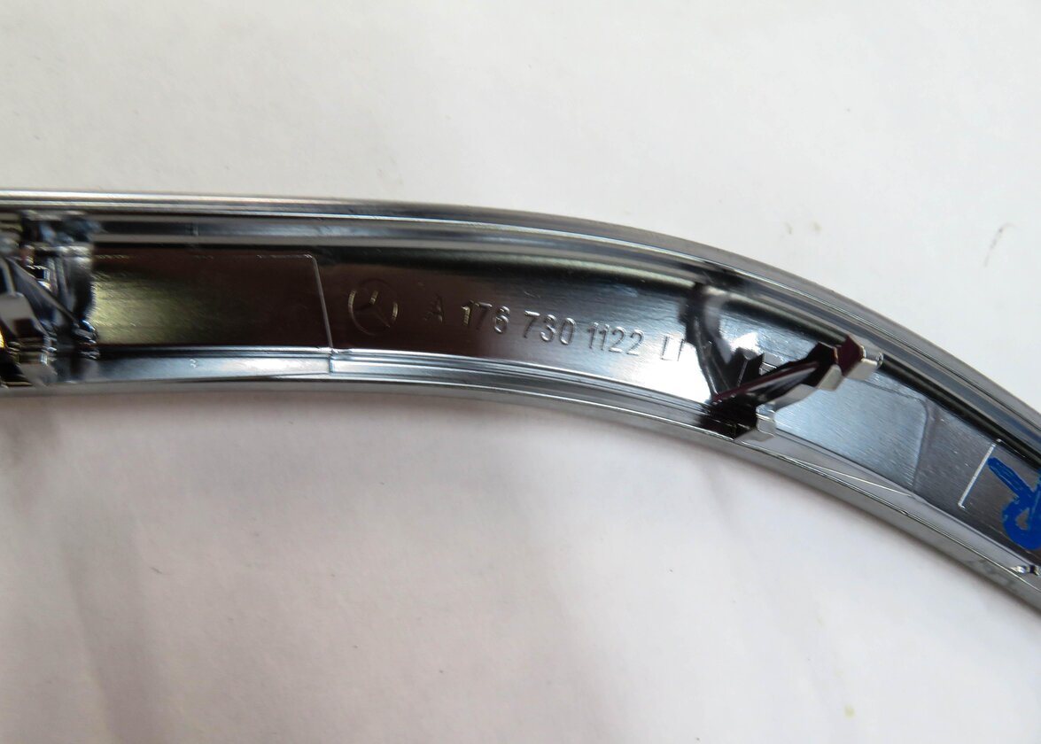 Thumbnail 6: 2016 MERCEDES CLA250 (C117) FRONT & REAR DOOR PANEL TRIM STRIP SET-4 (SILVER)