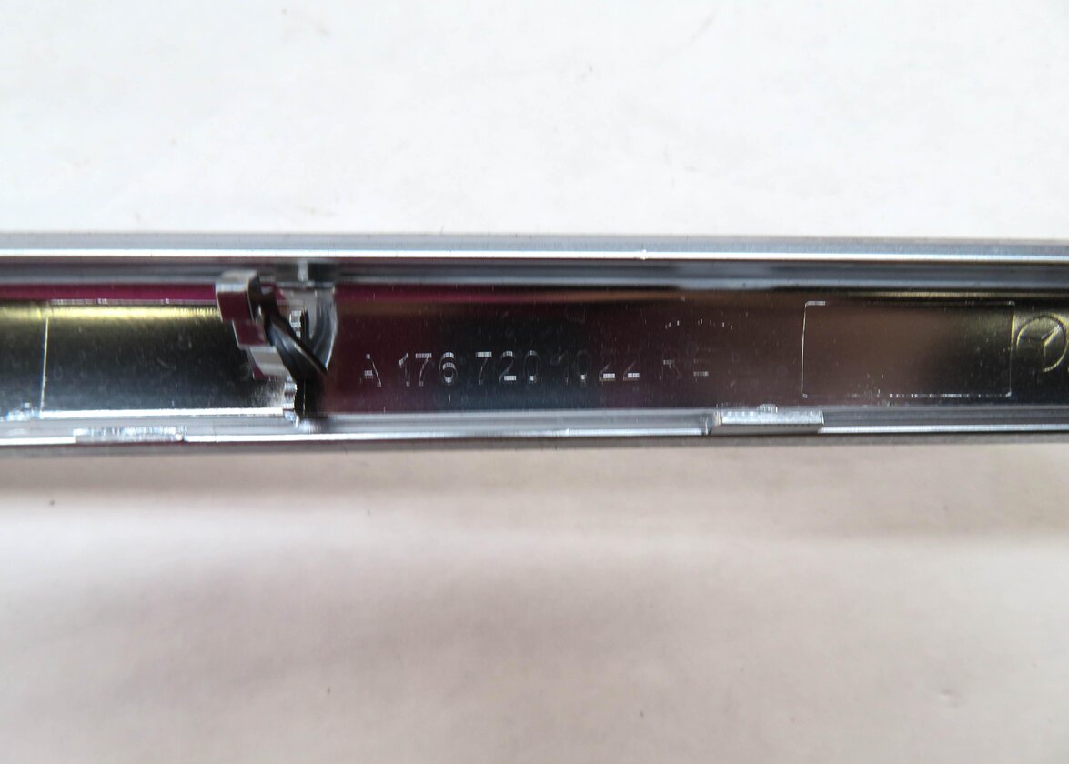 Thumbnail 8: 2016 MERCEDES CLA250 (C117) FRONT & REAR DOOR PANEL TRIM STRIP SET-4 (SILVER)