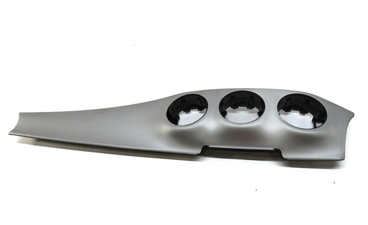 Thumbnail 3: 2016 MERCEDES CLA250 (C117) RIGHT DASH HEATER VENT TRIM PANEL (SILVER WAVE)
