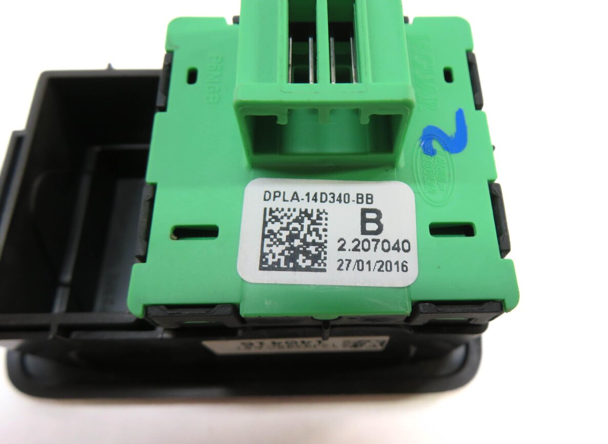 Thumbnail 5: 2016 RANGE ROVER SPORT (L494) REAR FOLDING SEAT ADJUSTMENT ADJUST SWITCH