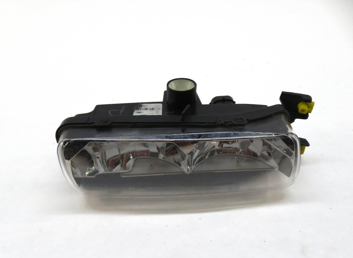 Thumbnail 1: 2013-2017 RANGE ROVER SPORT (L494) RIGHT FRONT PASSENGER LED FOGLIGHT LIGHT LAMP