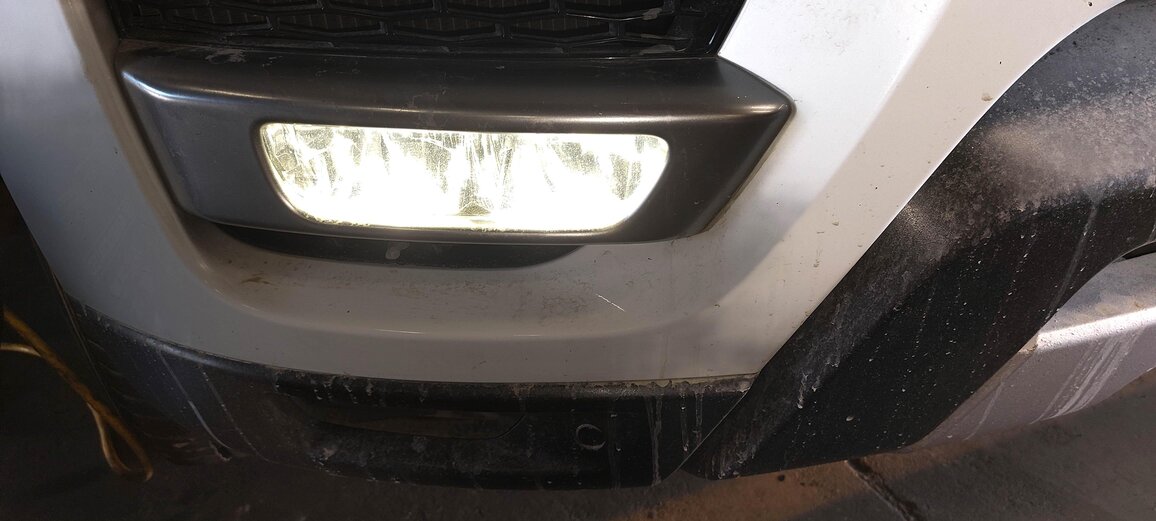 Thumbnail 2: 2013-2017 RANGE ROVER SPORT (L494) RIGHT FRONT PASSENGER LED FOGLIGHT LIGHT LAMP