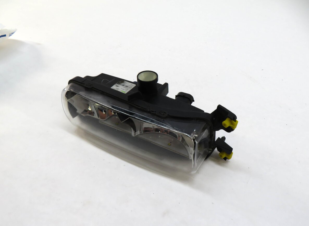 Thumbnail 4: 2013-2017 RANGE ROVER SPORT (L494) RIGHT FRONT PASSENGER LED FOGLIGHT LIGHT LAMP