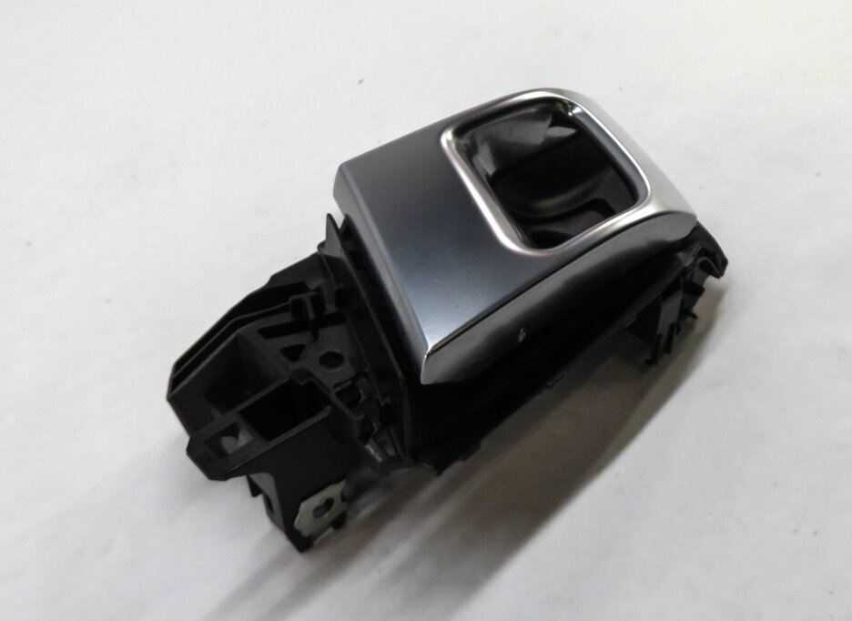Thumbnail 3: 2013-2022 RANGE ROVER SPORT DISCOVERY (L404 L462 L494) RIGHT FRONT DOOR HANDLE