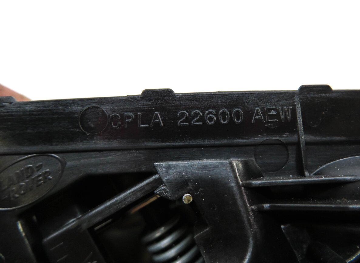 Thumbnail 6: 2013-2022 RANGE ROVER SPORT DISCOVERY (L404 L462 L494) RIGHT FRONT DOOR HANDLE