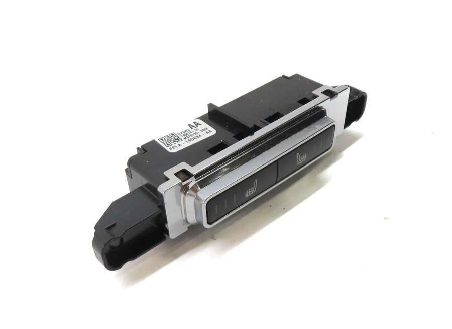 Thumbnail 2: 2016 RANGE ROVER SPORT (L494) REAR HEATED SEAT SWITCH BUTTON