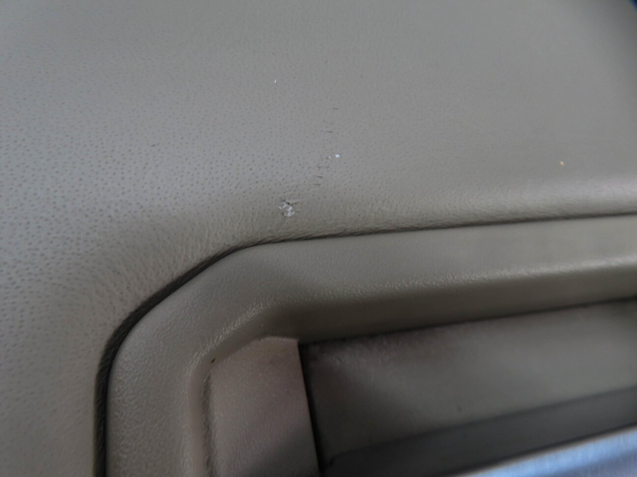 Thumbnail 11: 2016 RANGE ROVER SPORT (L494) REAR SEAT CENTER CONSOLE ARMREST CUP HOLDER ALMOND