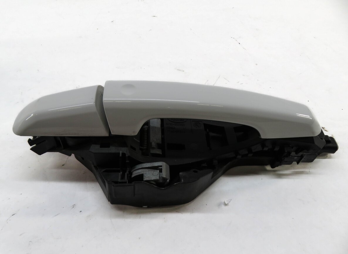 Thumbnail 2: 12-17 RANGE ROVER SPORT EVOQUE (L405 L494) RIGHT REAR PASSIVE DOOR HANDLE WHITE
