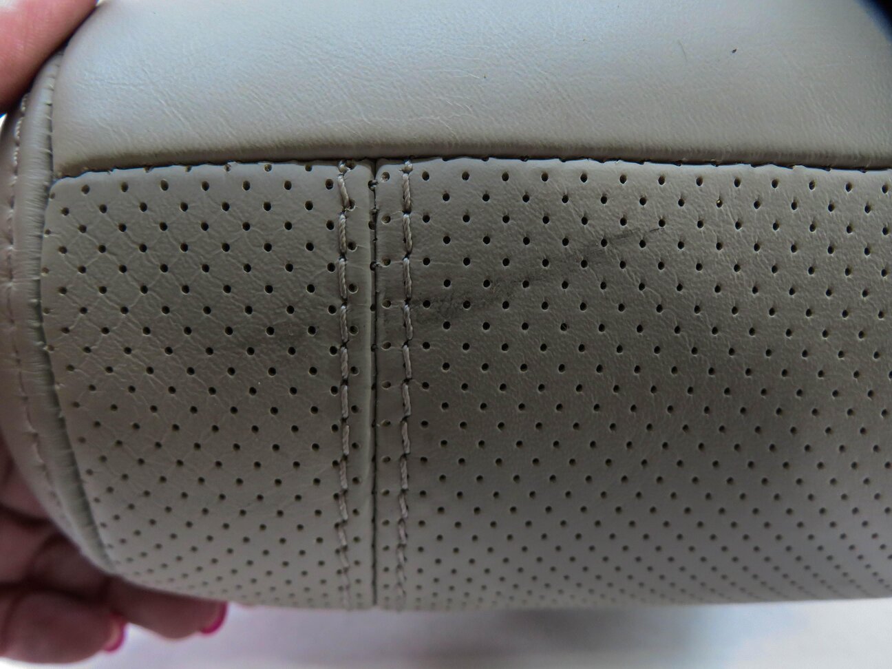 Thumbnail 6: 2016 RANGE ROVER SPORT (L494) LEFT REAR 2nd SECOND ROW SEAT HEADREST (ALMOND)