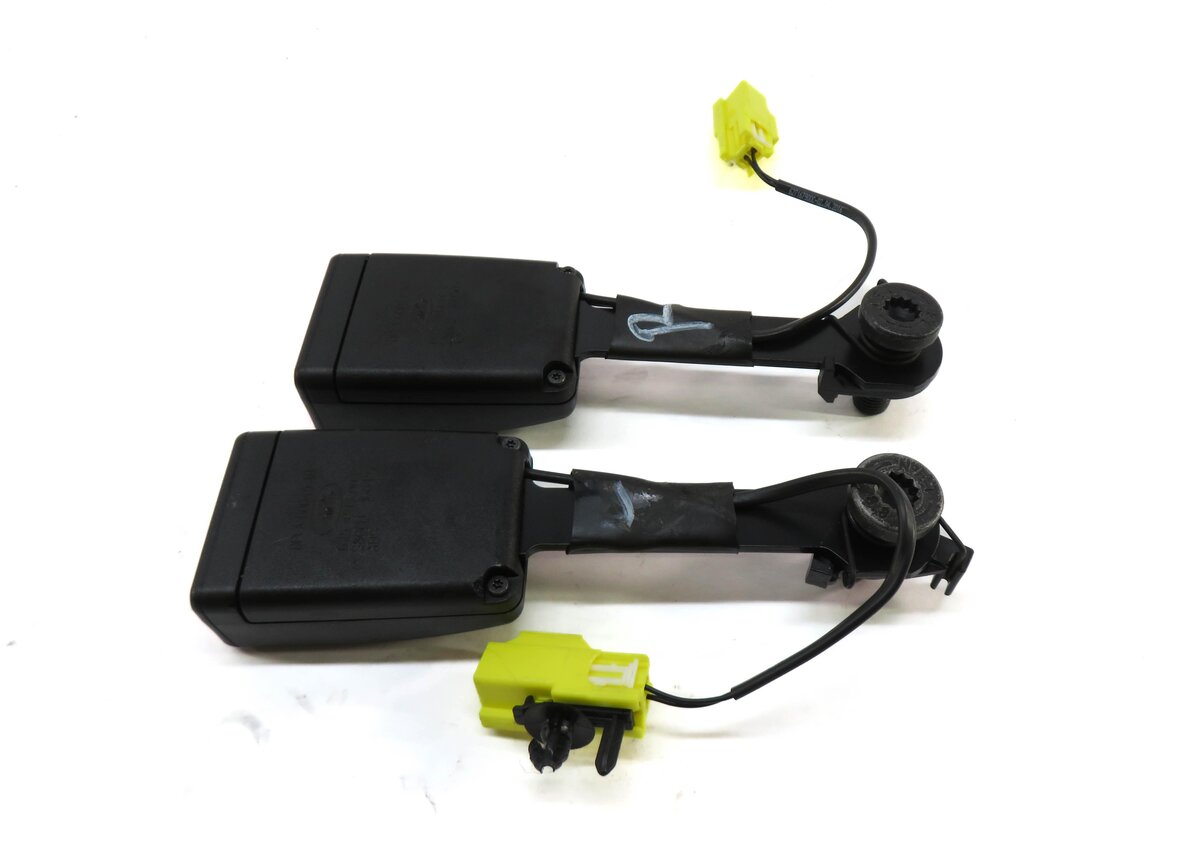 Thumbnail 3: 2016 RANGE ROVER SPORT (L494) REAR 3rd ROW SEAT SEATBELT BUCKLE RECEIVER SET-2