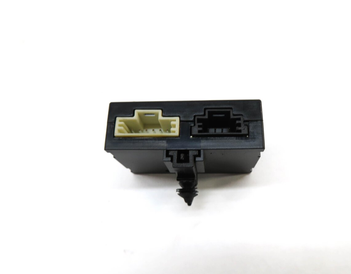 Thumbnail 3: 2013 MERCEDES C250 (W204) REARVIEW BACKUP REVERSE CAMERA CONTROL MODULE