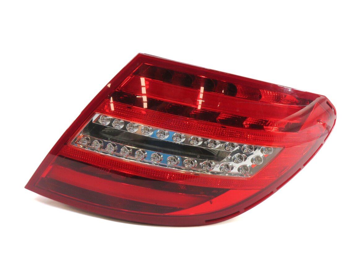 Thumbnail 3: 12-15 MERCEDES C250 C300 C350 (W204) RIGHT PASSENGER TAILLIGHT BRAKE LIGHT LAMP