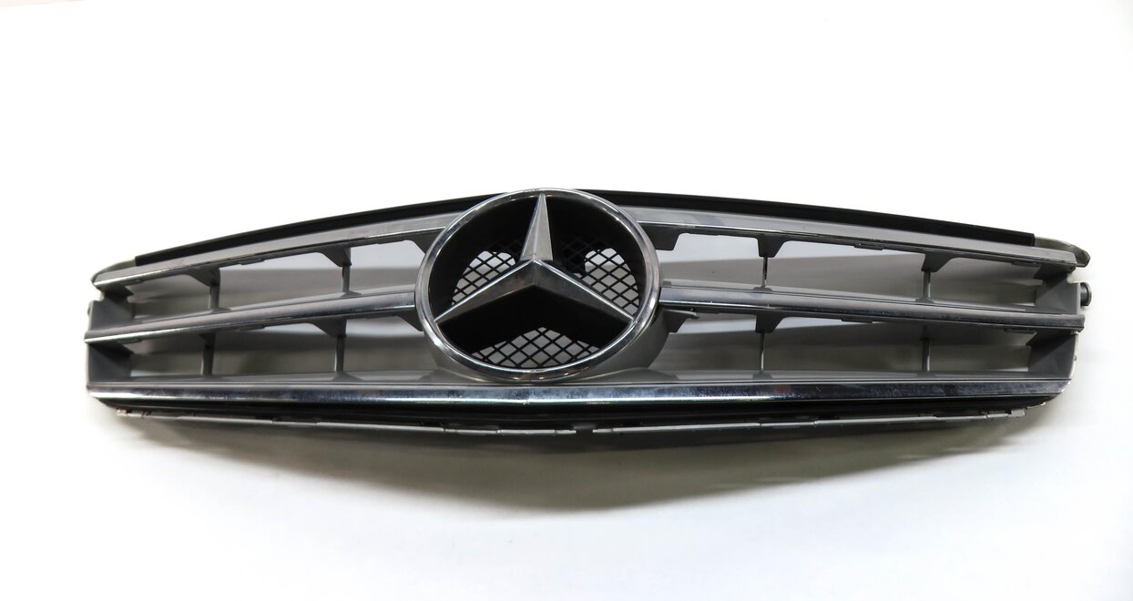 08-12 MERCEDES C-CLASS (W204) FRONT HOOD GRILLE AIR VENT TRIM (SPORT PACKAGE)