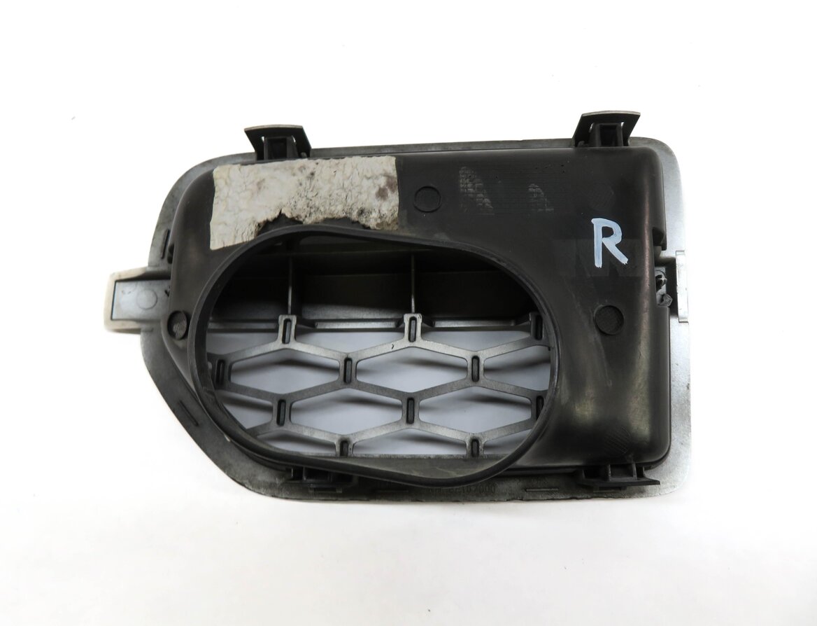 Thumbnail 4: 2010 LAND ROVER LR4 RIGHT FRONT PASSENGER FENDER AIR VENT GRILLE TRIM