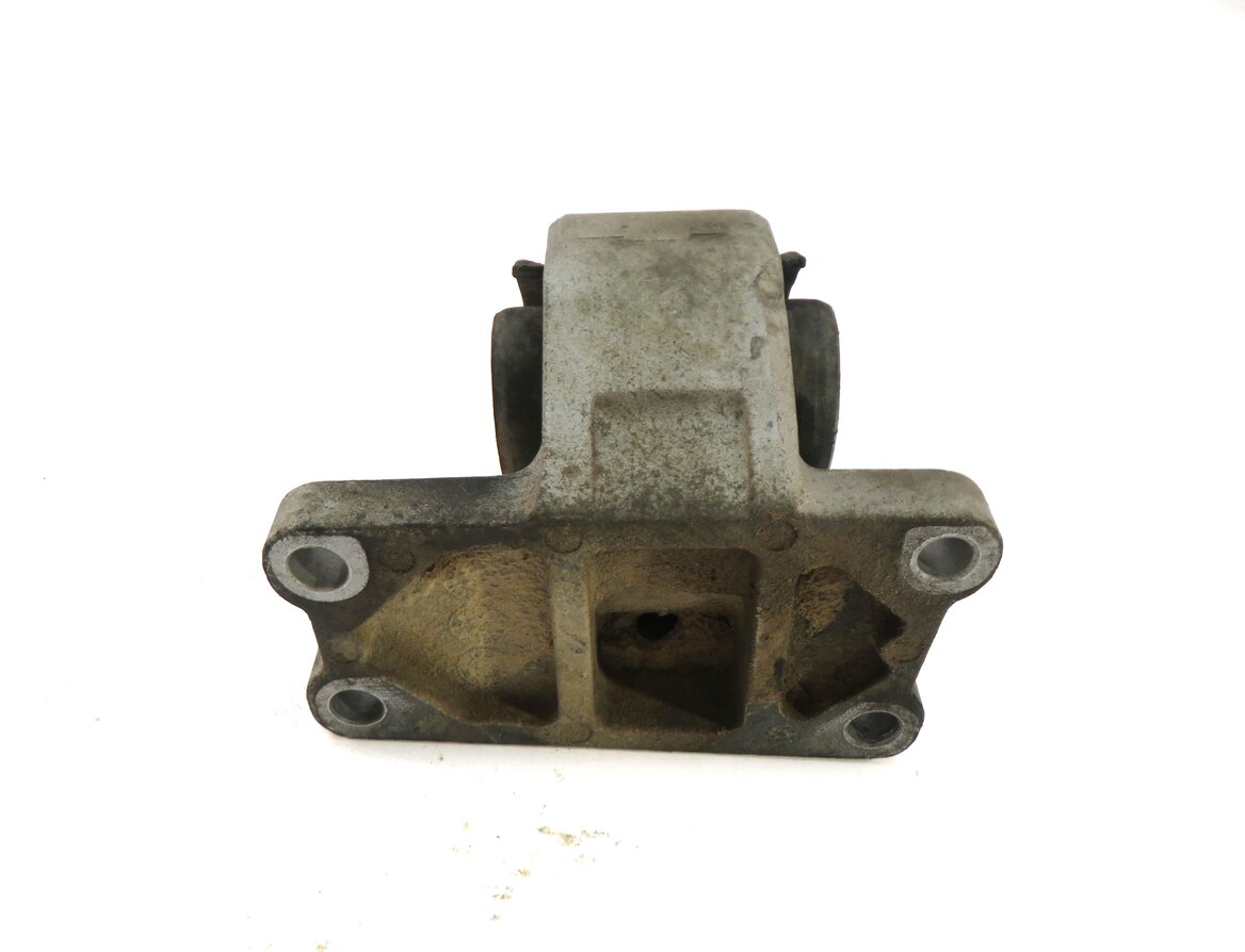 Thumbnail 4: 2010 LAND ROVER LR4 5.0L AJ133 V8 ENGINE TRANSMISSION MOUNT BRACKET