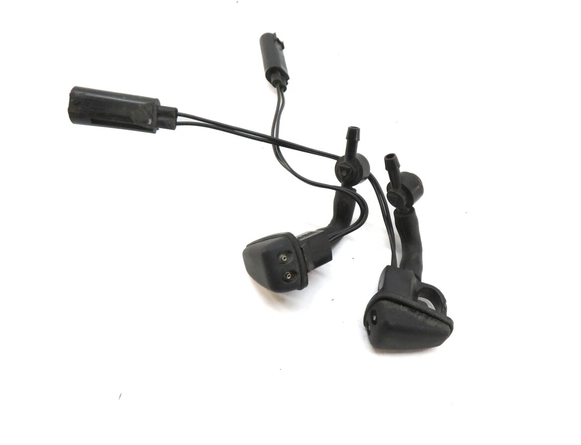 Thumbnail 1: 2010 LAND ROVER LR4 FRONT LEFT & RIGHT WINDSHIELD WIPER SQUIRTER NOZZLE SET-2