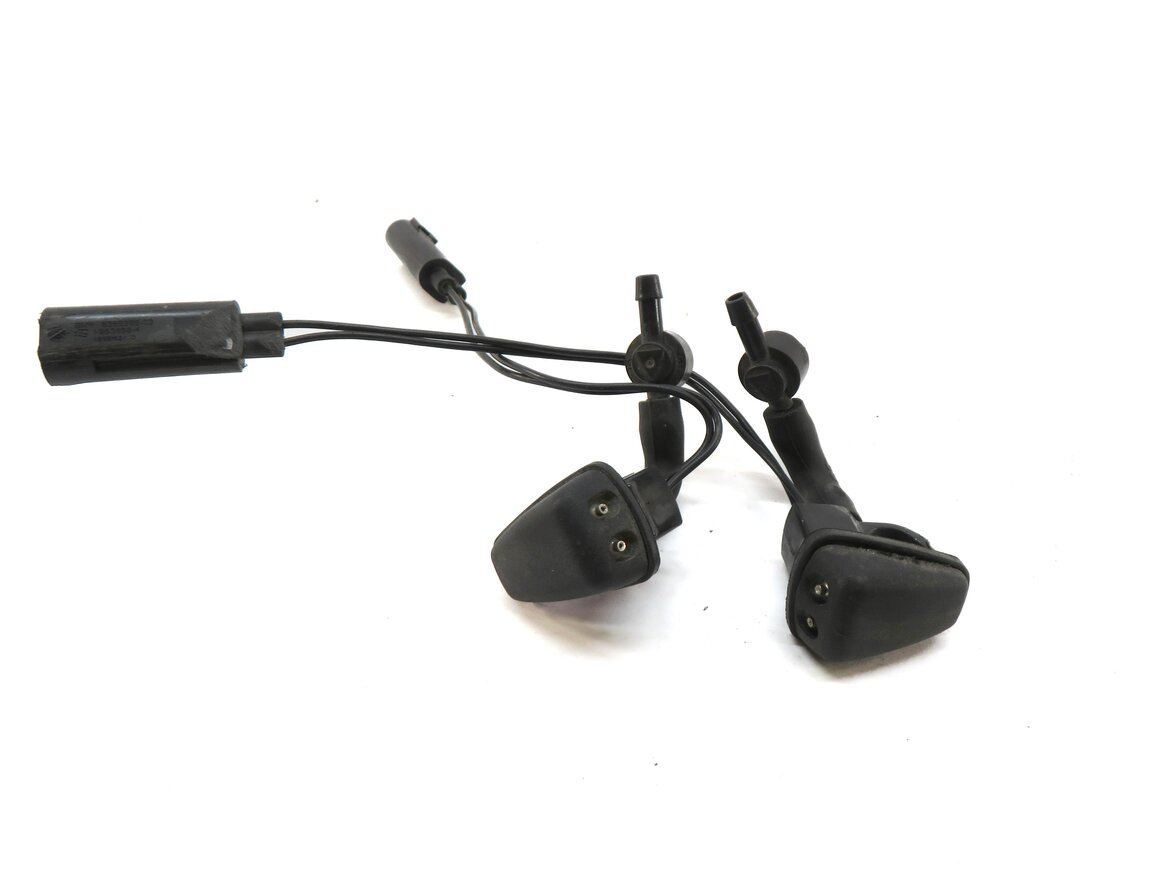 Thumbnail 2: 2010 LAND ROVER LR4 FRONT LEFT & RIGHT WINDSHIELD WIPER SQUIRTER NOZZLE SET-2