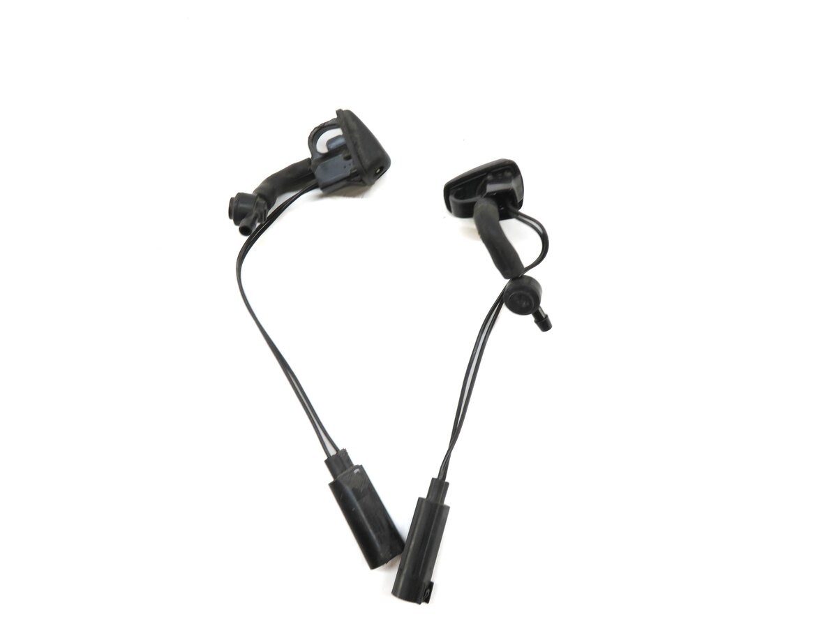 Thumbnail 3: 2010 LAND ROVER LR4 FRONT LEFT & RIGHT WINDSHIELD WIPER SQUIRTER NOZZLE SET-2