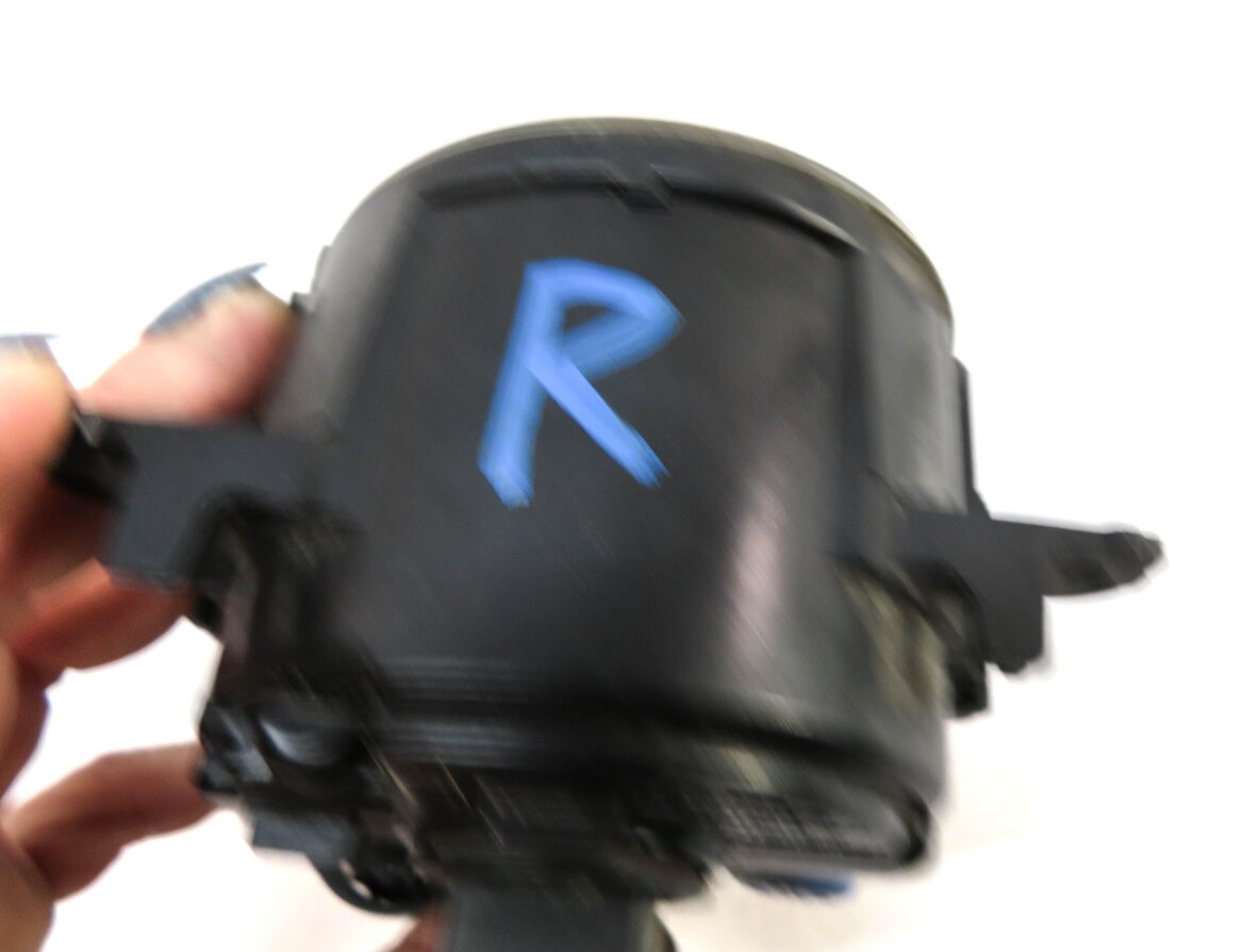 Thumbnail 4: 08-13 LR2 LR4 RANGE ROVER SPORT (L320 L322) RIGHT PASSENGER FOGLIGHT FOG LAMP