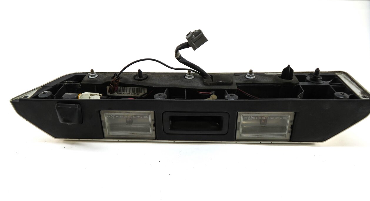 Thumbnail 5: 2010-2011 LAND ROVER LR4 - REAR BACKUP REVERSE CAMERA w/ LICENSE LIGHTS (WHITE)