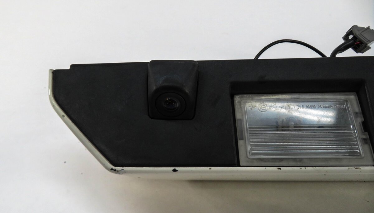 Thumbnail 7: 2010-2011 LAND ROVER LR4 - REAR BACKUP REVERSE CAMERA w/ LICENSE LIGHTS (WHITE)