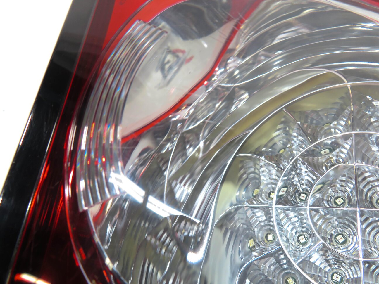 Thumbnail 8: 2010-2013 LAND ROVER LR4 - LEFT DRIVER REAR TAILLIGHT BRAKE LIGHT LAMP