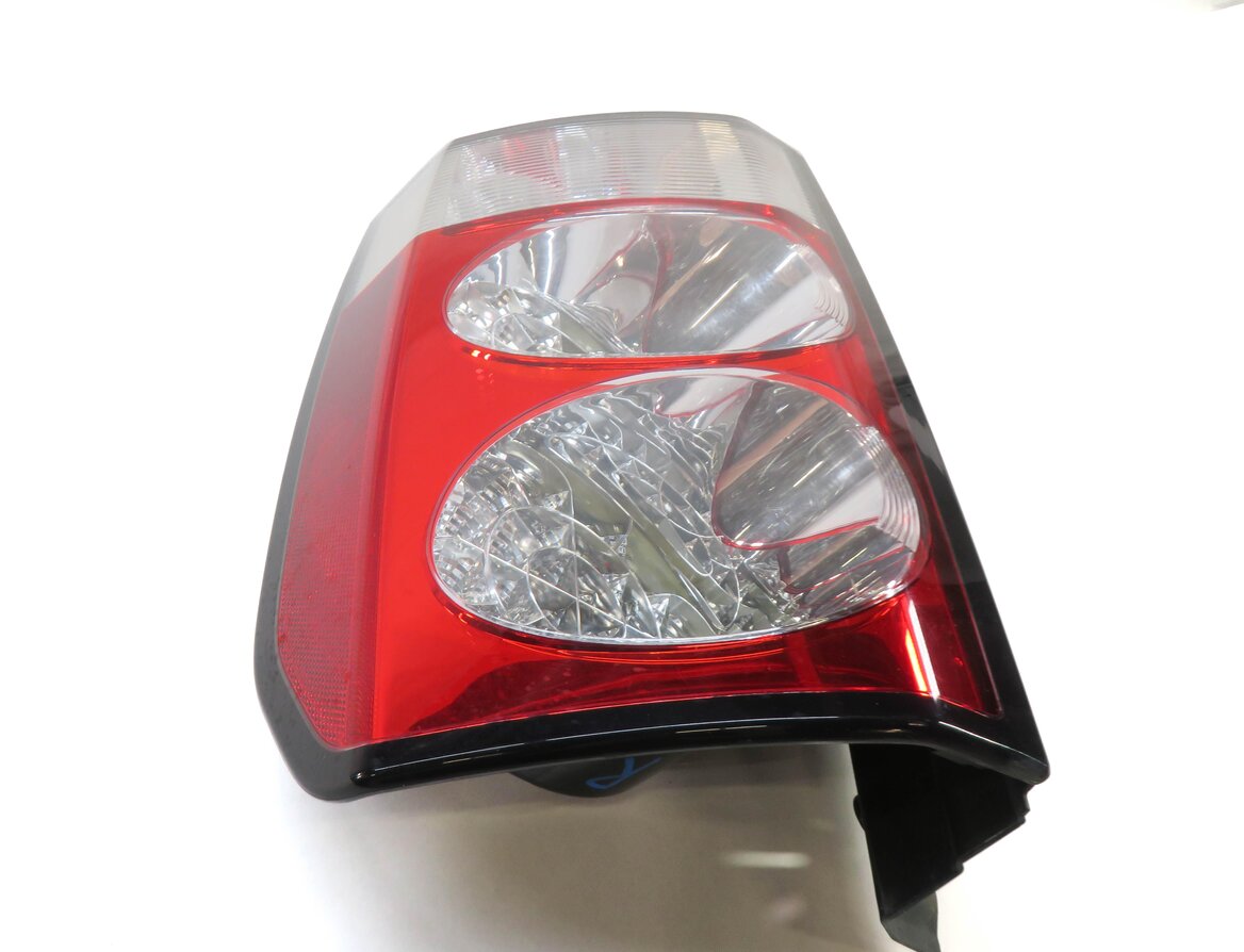 Thumbnail 5: 2010-2013 LAND ROVER LR4 - RIGHT PASSENGER REAR TAILLIGHT BRAKE LIGHT LAMP