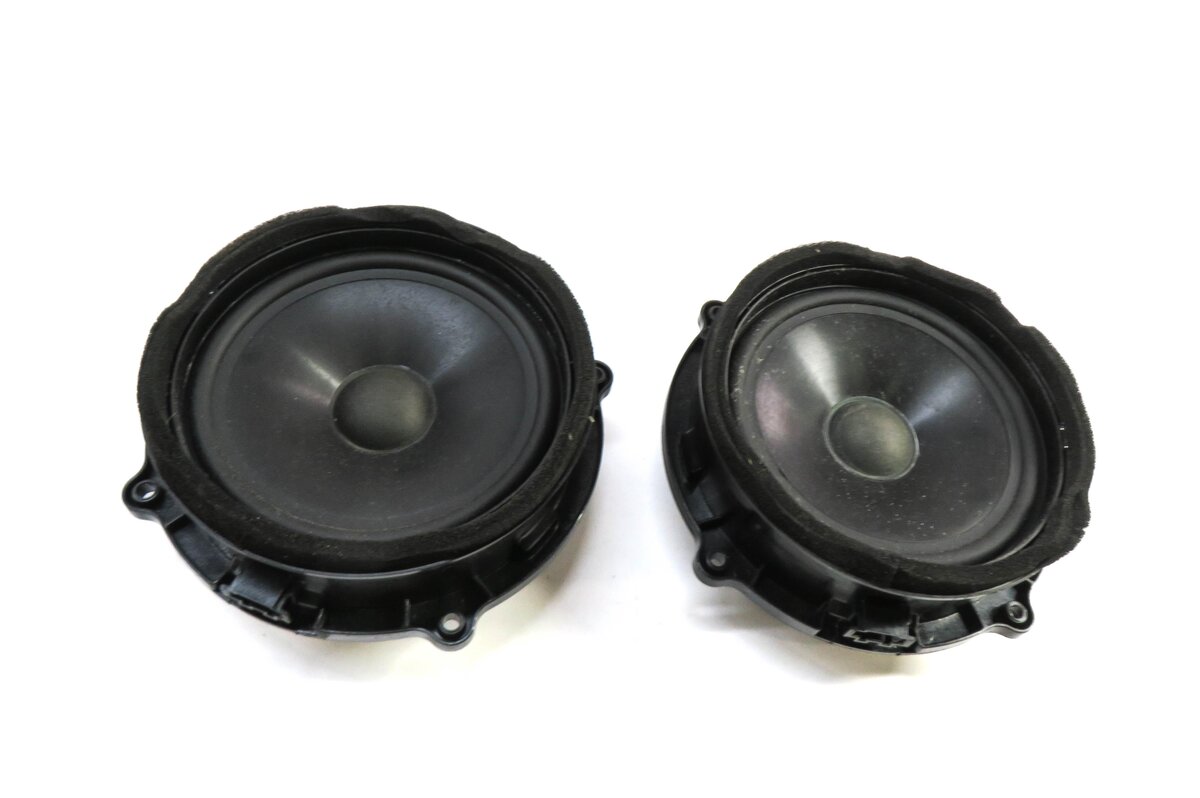 Thumbnail 4: 2010 LAND ROVER LR4 RADIO STEREO HARMAN KARDON AUDIO SUBWOOFER SPEAKER SET