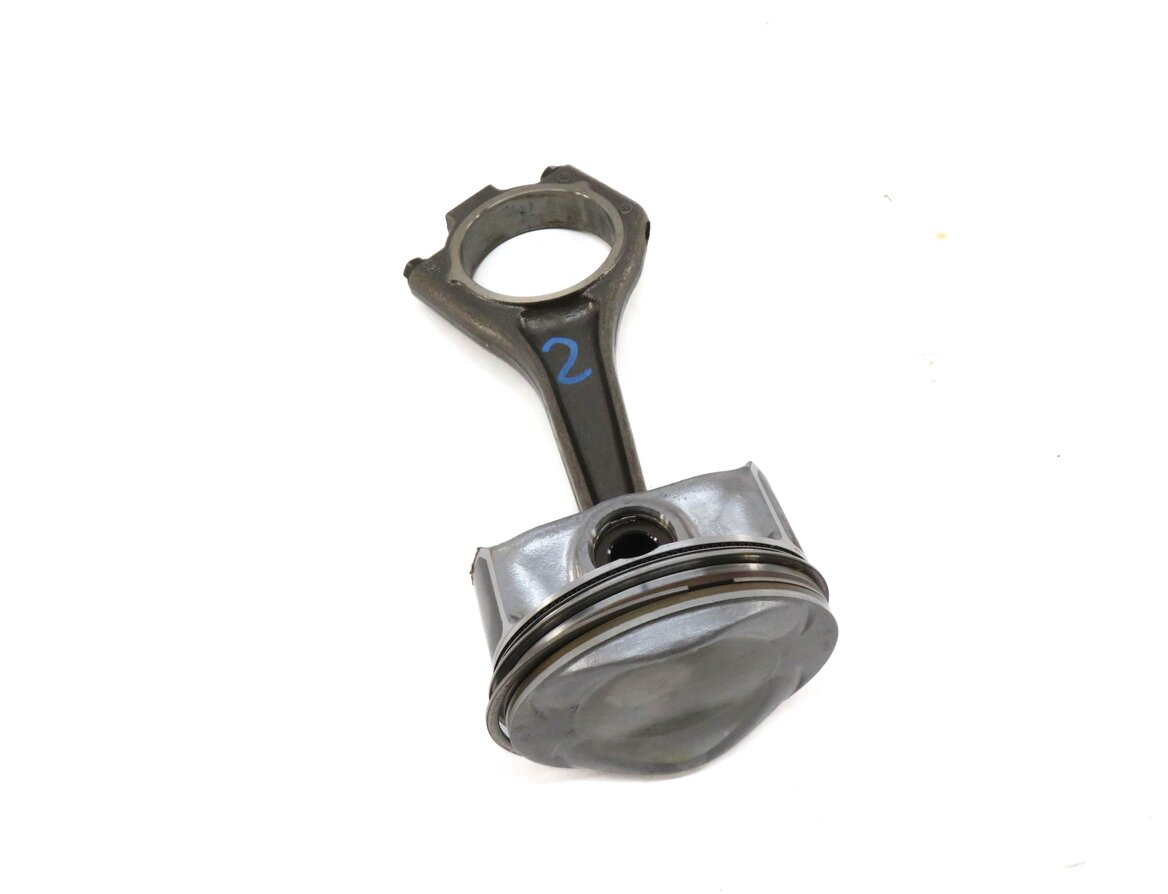 Thumbnail 1: 2010 LAND ROVER LR4 5.0L AJ133 V8 ENGINE PISTON w/ CONNECTING ROD