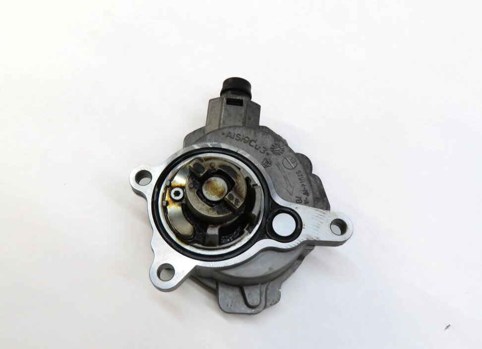 Thumbnail 2: 12-17 JAGUAR XE XF / RANGE ROVER EVOQUE DISCOVERY LR2 - 2.0L BRAKE VACUUM PUMP